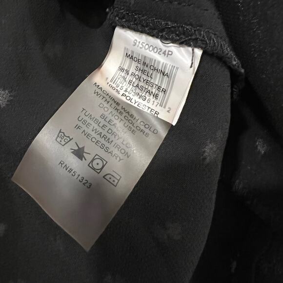 Vince Camuto Women's Wrap Blouse Black White Pattern‎ Size Small - Picture 5 of 9